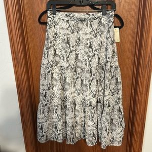 Snake skin print skirt size Medium with tags